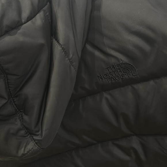 *like new* North Face Down filled jacket with hood - Picture 7 of 8